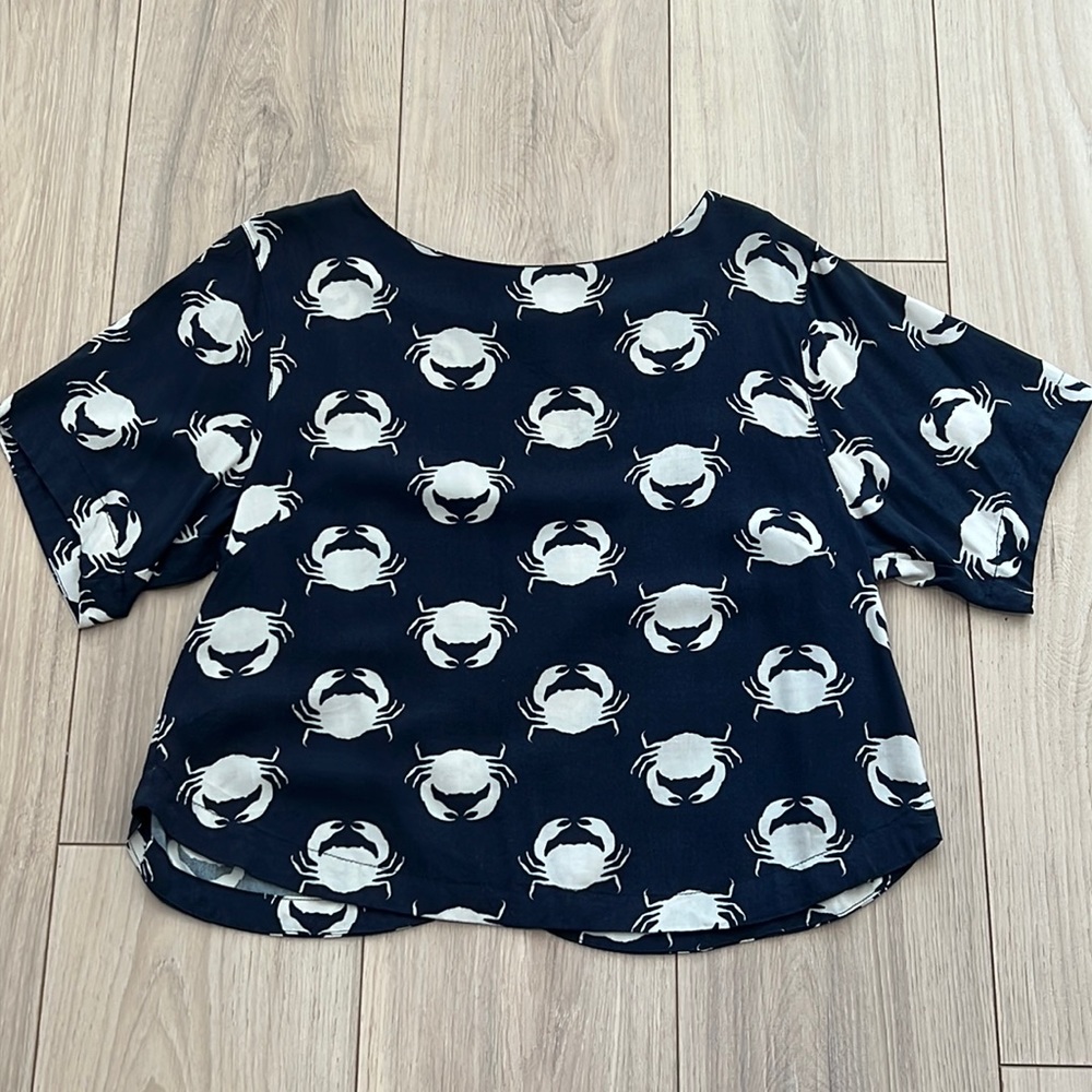 H&M Navy Crab Print Short Sleeve Top